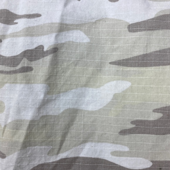 Sanctuary Neutral Color Camo Shirt Size L - Picture 5 of 10